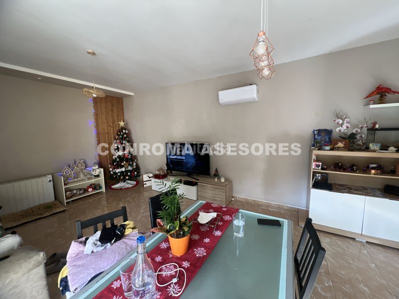 Foto d782745b-f24a-4282-b550-e535b5f61600. Xalet amb xemeneia calefacció aparcament a Santa Susanna