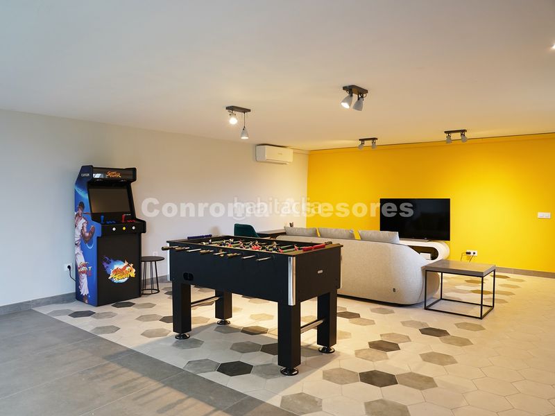 Foto 0f687b7c-4583-43ed-826d-9c76746072b7. Xalet amb xemeneia calefacció aparcament piscina a Arbúcies