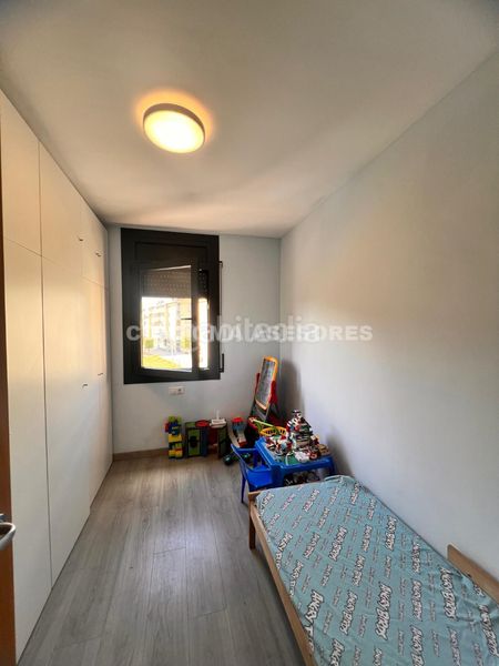 Foto 4ce53855-6798-49b5-a312-fc713d0ab037. Pis amb calefacció aparcament a Sils