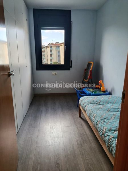 Foto c1093aa2-5a86-46d1-9e85-8aa5e2e059b1. Pis amb calefacció aparcament a Sils