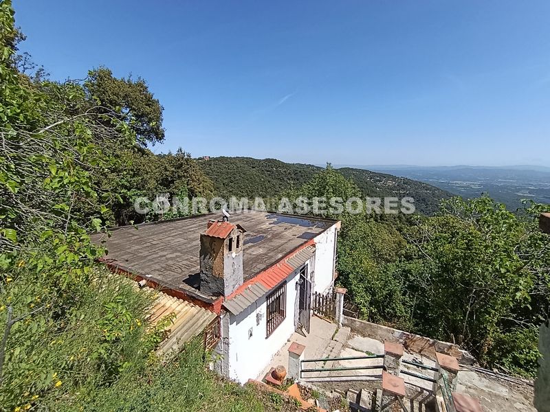 Foto 7c38a5d2-1645-4344-a73a-bc0dae4f6b25. Casa amb xemeneia a Niàgara Parc -Àgora Parc Tordera