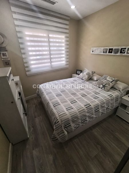 Foto 5ae49e44-b966-48ea-adc2-b4887e7eabe4. Pis amb calefacció aparcament a Centre Vidreres
