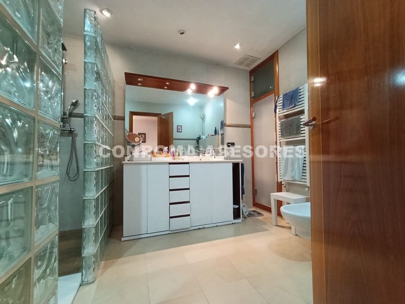 Foto f251cbb2-2828-4751-b022-e3c3e257d1b4. Casa amb calefacció aparcament a Malgrat de Mar