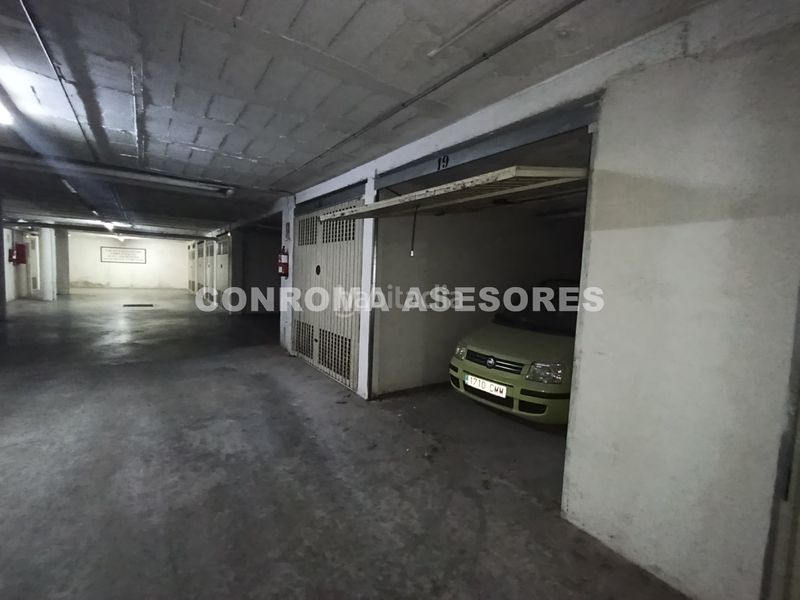 Foto a532bfcd-406b-46a3-930f-f70c4d3a8d9a. Aparcament cotxe a Malgrat de Mar