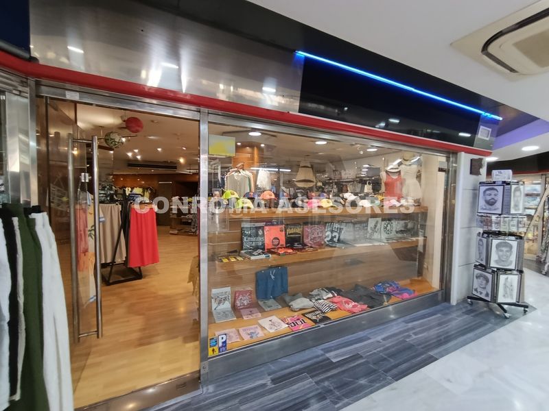 Foto 3f0e7684-529b-4931-b561-14368367bdf0. Local comercial amb calefacció a Centre Lloret de Mar