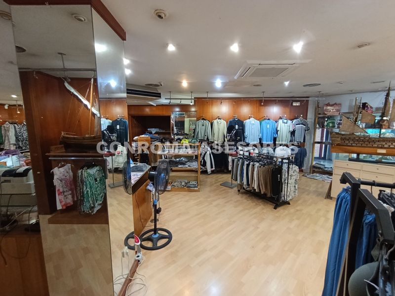 Foto f3a6c4f6-9d95-44b8-ae4a-cc7eb36afaca. Local comercial amb calefacció a Centre Lloret de Mar
