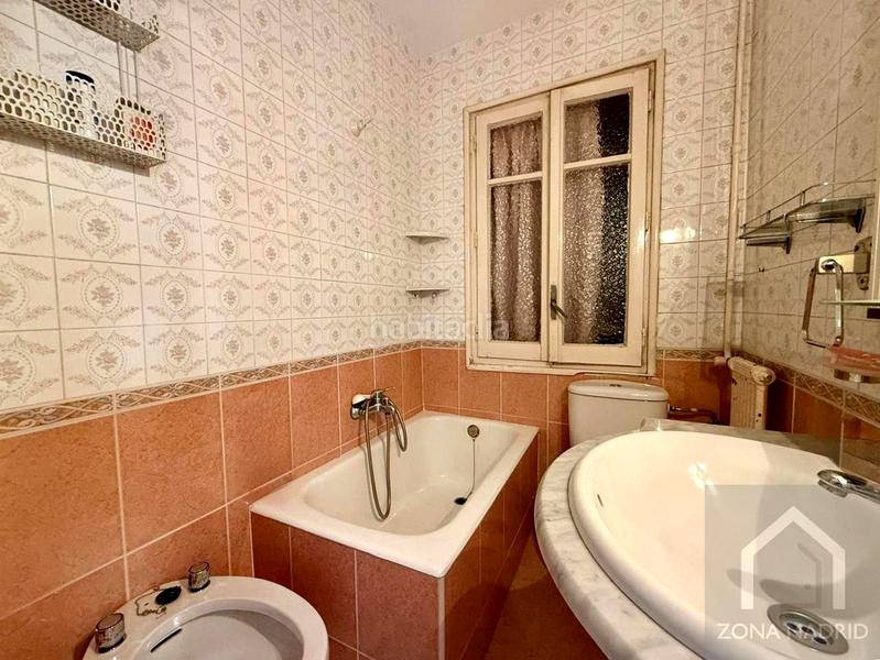 Foto d6294607-bc5c-40da-9b64-3fa14fdfb738. Piso zona real estate, vende en exclusiva espectacular piso séptima planta muy luminoso en Madrid