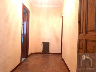 Appartement  Divino vallés. Zona madrid centro vende en exclusiva piso de 96 m muy luminoso