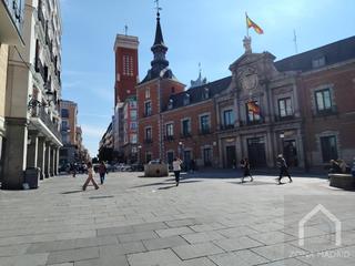 Etagenwohnung  De gerona. Zona madrid real estate vende piso con encanto para reformar en