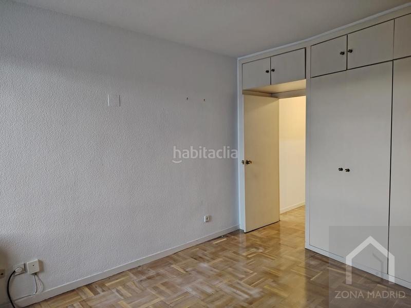 Foto c1fac425-2f94-4e8c-8191-48adeca6c7e7. Location appartement avec parking dans Jerónimos Madrid