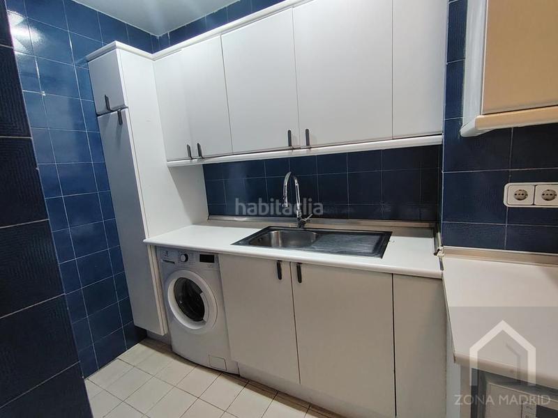 Foto 3e959420-34db-4cfe-ab23-17c119270e26. Rent flat with parking in Jerónimos Madrid