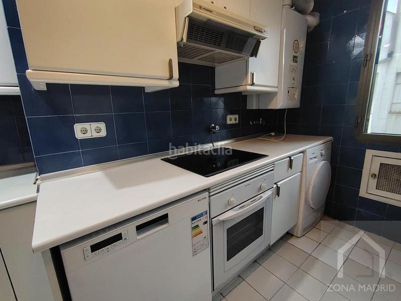 Foto 5167c2b7-124e-4226-9ae2-8da5a36f87ba. Rent flat with parking in Jerónimos Madrid