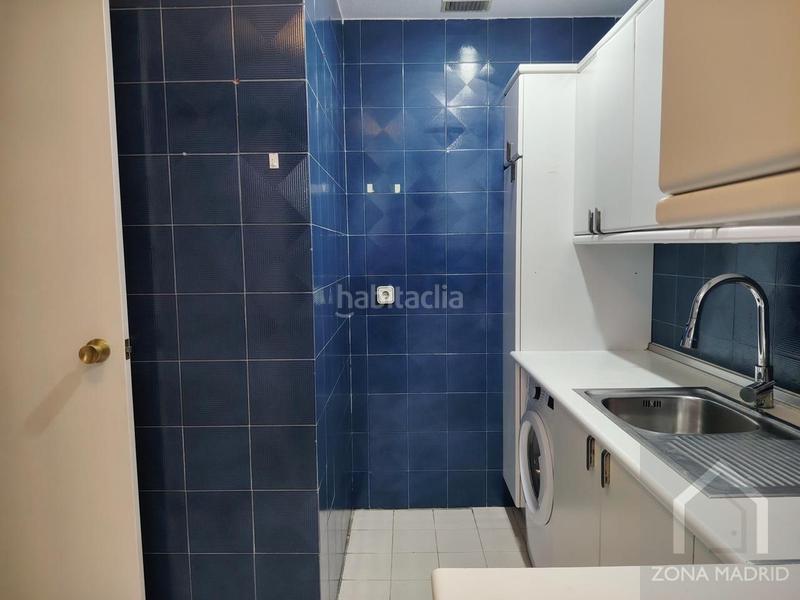 Foto c1a7071d-ea75-4110-a08d-542699d87753. Rent flat with parking in Jerónimos Madrid