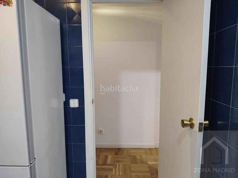 Foto fbcd8e0b-16c8-427a-b4be-d20b3cafebe8. Rent flat with parking in Jerónimos Madrid