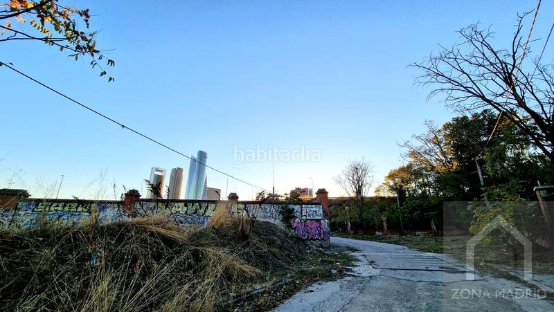 Foto 1df6d022-20e8-4946-80fe-712045c6fcf8. Terreno residenziale in Tres Olivos-Valverde Madrid