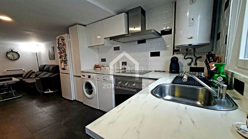 Casa zona vallecas, vende en exclusiva casachalet reformado. en Madrid - Imagen 13