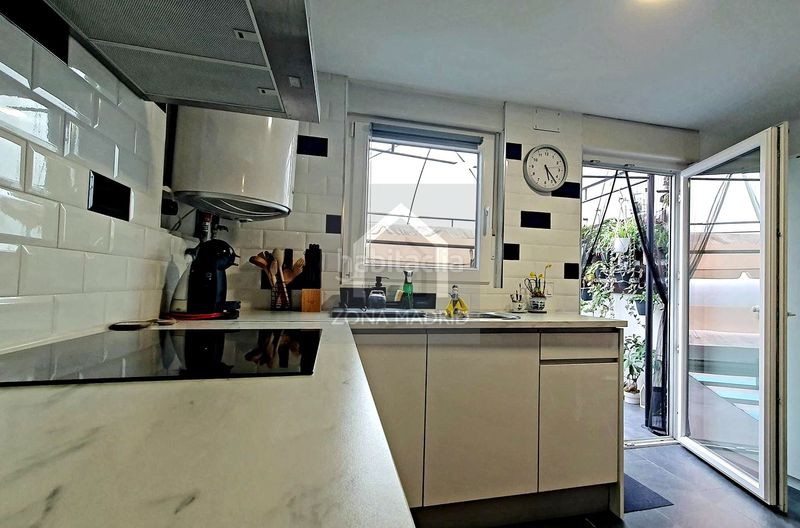 Casa zona vallecas, vende en exclusiva casachalet reformado. en Madrid