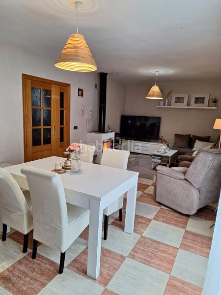 Foto d356ae5b-30be-42ee-9f52-d3b49a5f10b3. Casa adossada amb xemeneia calefacció aparcament a Novés