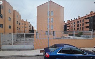 Alquiler Parking coche en Calle del pino canario 3. Alquiler de plaza de garaje