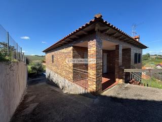 Casa en Casar de Escalona (El). Chalet independiente para entrar a vivir !