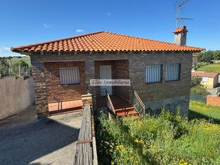 Haus in Casar de Escalona (El). Chalet independiente para entrar a vivir !