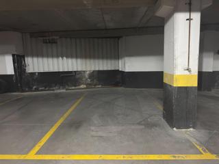 Aparcament cotxe a Zona Centro Joven. Plaza de garaje