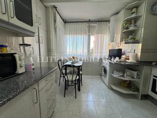 Appartement à Zona Centro Joven. Reformado, todo exterior !