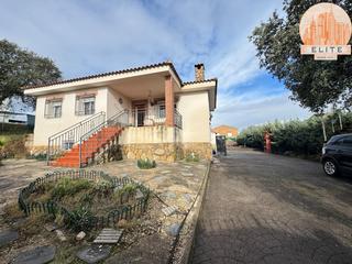 Xalet a Casar de Escalona (El). Para entrar a vivir !