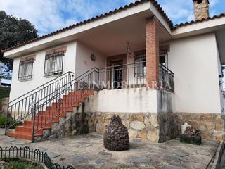 Xalet a Casar de Escalona (El). Para entrar a vivir !