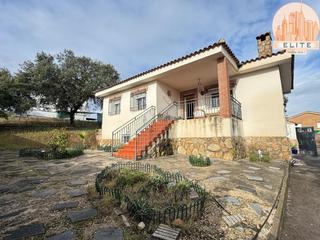 Chalet in Casar de Escalona (El). Para entrar a vivir !