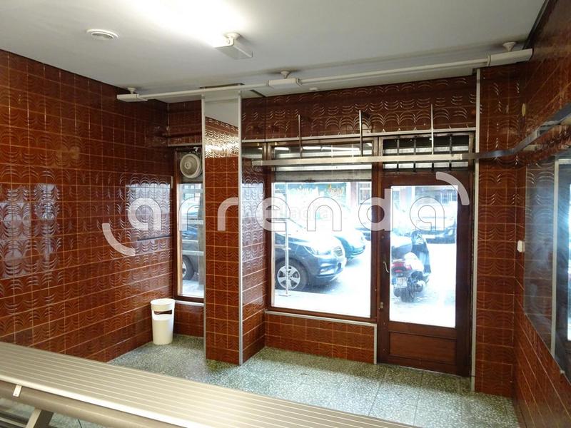 Foto 135ff4cb-a170-48c3-b0b6-6a9cd1855378. Alquiler local comercial arrenda alquila local comercial en zona c/ alta, . distribuido en zona de atención al cliente, cámara frigorífica de unos en Santander