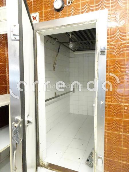 Foto 8f6eaaac-19f7-426c-8618-d053f401287c. Alquiler local comercial arrenda alquila local comercial en zona c/ alta, . distribuido en zona de atención al cliente, cámara frigorífica de unos en Santander