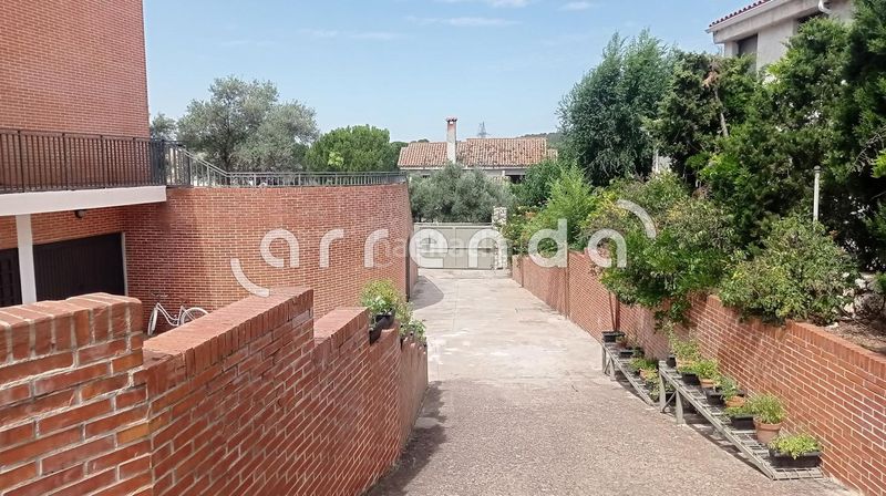 Foto 0a9eddd9-7b14-40db-b7f5-6cf8c25ce5e5. Casa amb calefacció aparcament piscina a Peñas Albas - Zulema Villalbilla