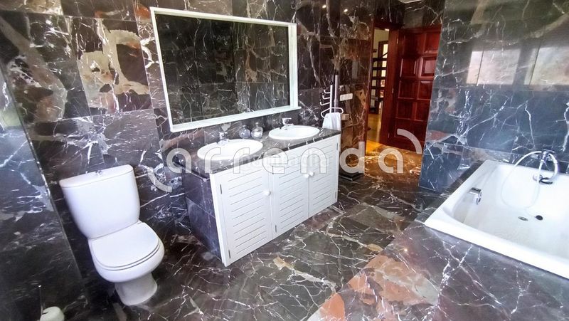 Foto 779f022c-4611-4e15-9e48-93247d344edb. Casa amb calefacció aparcament piscina a Peñas Albas - Zulema Villalbilla