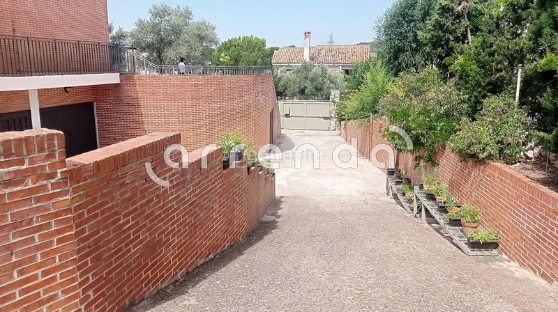 Foto b77787e4-bd2d-4dd7-90f1-e9d904f4bbaa. Casa amb calefacció aparcament piscina a Peñas Albas - Zulema Villalbilla