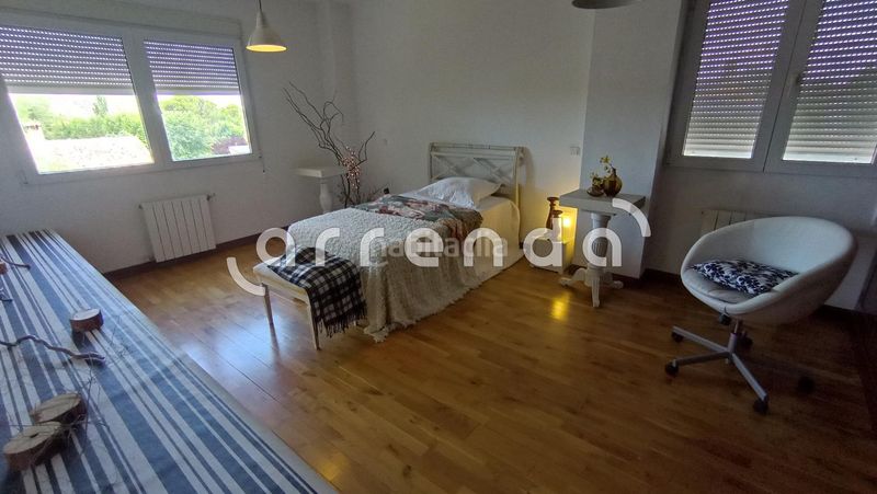 Foto eeddda49-97a8-457a-be49-1aa325997bec. Casa amb calefacció aparcament piscina a Peñas Albas - Zulema Villalbilla