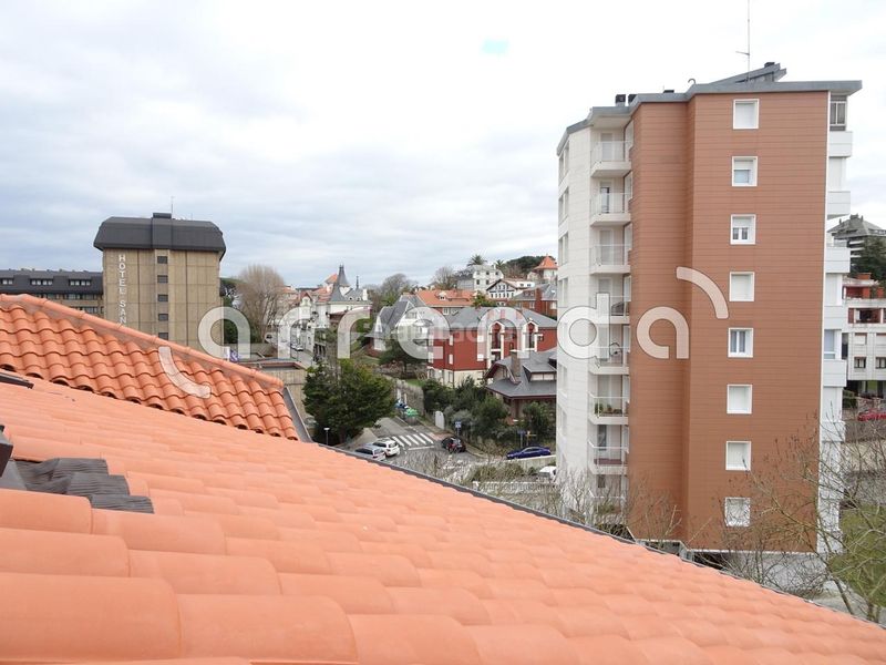 Foto daa4d3f7-a11d-42a5-8732-4427d5bce3dc. Lloguer àtic amb calefacció aparcament a El Sardinero Santander