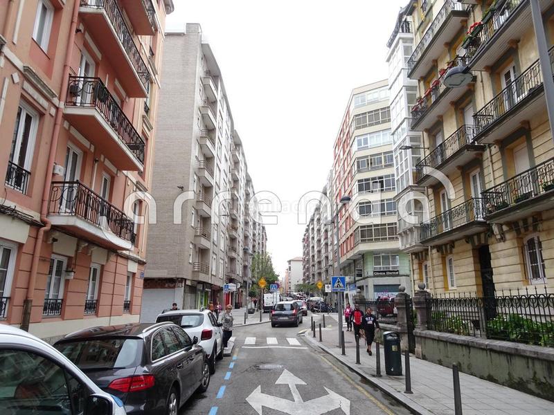 Foto be83f2b6-2961-49f3-bf4e-f4d87723baa4. Alquiler parking coche en Numancia - San Fernando Santander
