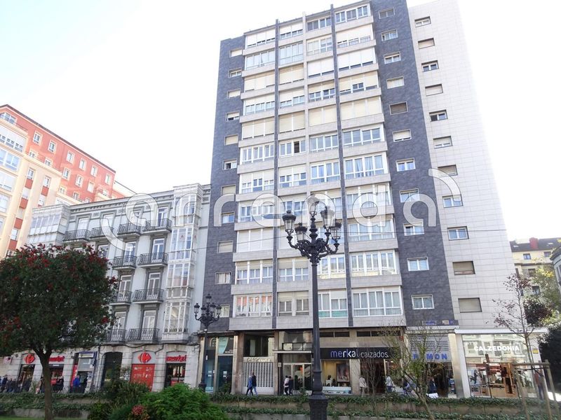 Foto 53251a48-dcef-4c7a-a6b6-1408a3cb7720. Rent flat with heating in Centro - Ayuntamiento Santander