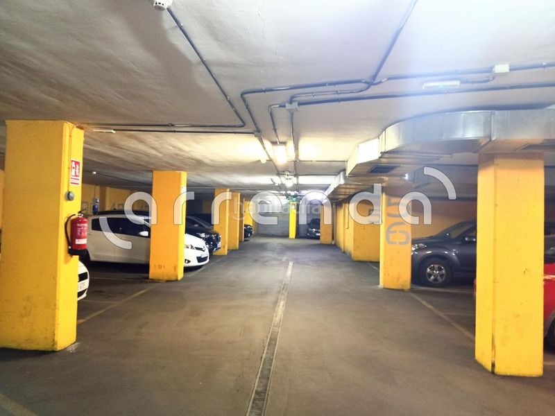 Foto cda31a9d-8b28-4ed0-af3c-0df7c57ed0c1. Aparcament cotxe a Acacias Madrid