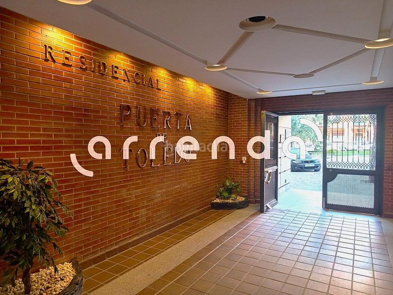 Foto 0fa01a53-3d38-418d-b430-430b65d2b6c0. Aparcament cotxe a Acacias Madrid