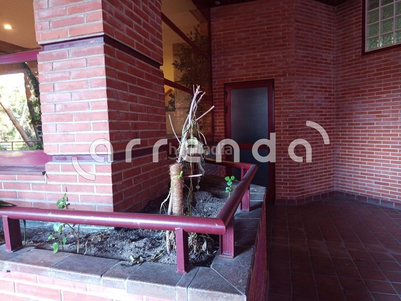 Foto ac99d273-73d0-43e3-a351-59a15b190566. Aparcament cotxe a Acacias Madrid