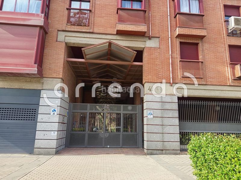 Foto b06da158-e2f4-4654-8df1-a1b2f8402599. Aparcament cotxe a Acacias Madrid