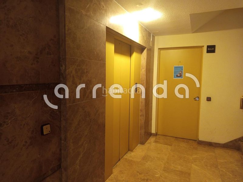 Foto b64c57ec-c52a-4236-86b0-3c5cef9cf617. Aparcament cotxe a Acacias Madrid