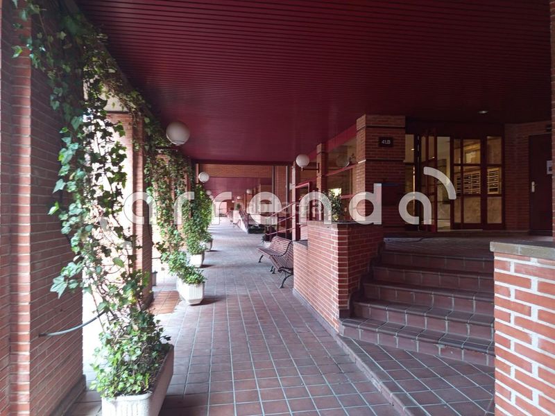 Foto dd088e8e-8424-4a1c-a34b-78932d833a32. Aparcament cotxe a Acacias Madrid