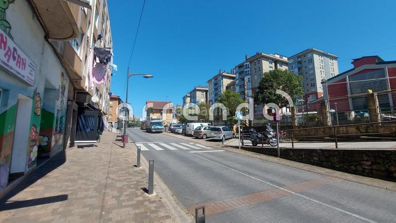 Foto 22b9afd5-6f4a-4415-8362-adcb98709a9d. Alquiler local comercial en Maliaño Camargo