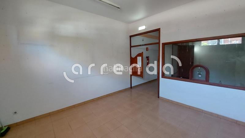 Foto afca630e-e436-4b94-9e43-a7aa27397efd. Alquiler local comercial en Maliaño Camargo