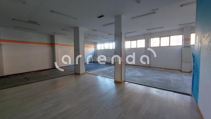Foto e3be04d0-b635-4dff-bf48-00730320c185. Alquiler local comercial en Maliaño Camargo