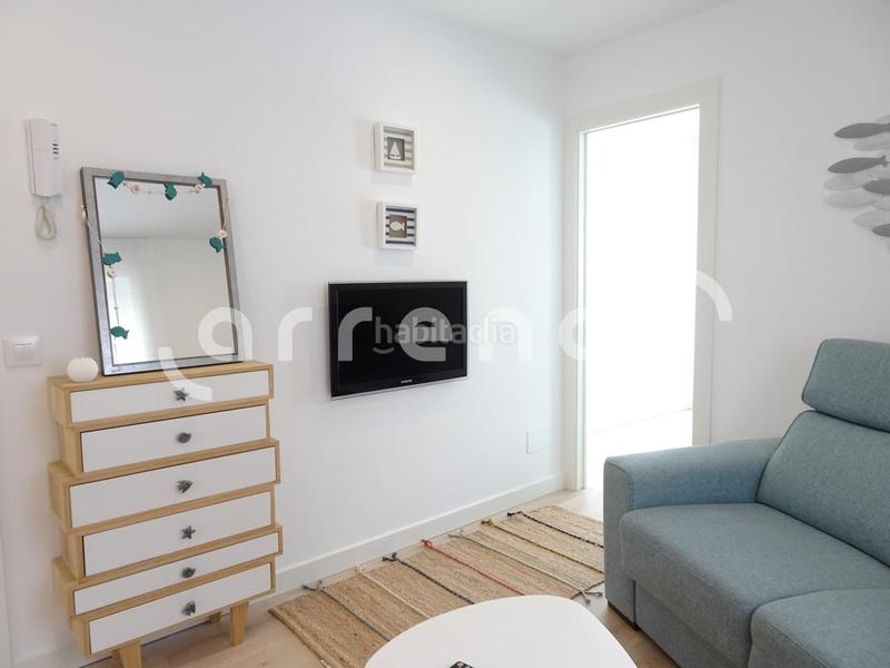 Foto 3d614f0e-eba0-43f6-9c62-cf55a24939ae. Lloguer apartament amb calefacció a Puerto Chico Santander