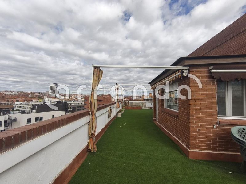 Foto fc6f5923-f4d9-49c1-9ce8-b48ea97e0ee8. Penthouse in Legazpi Madrid